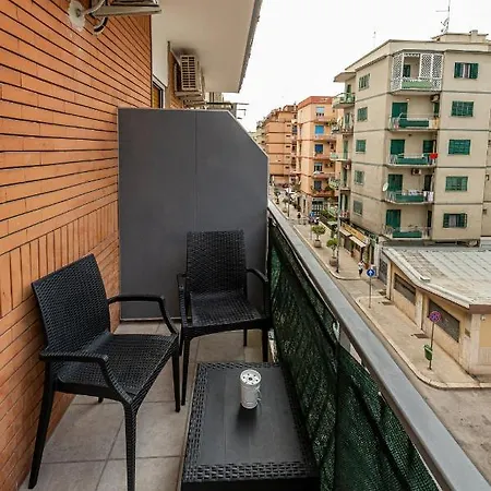 Astare -short Lets In Carrassi- *