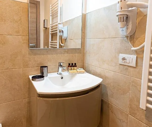 Astare Short Lets Carrassi *